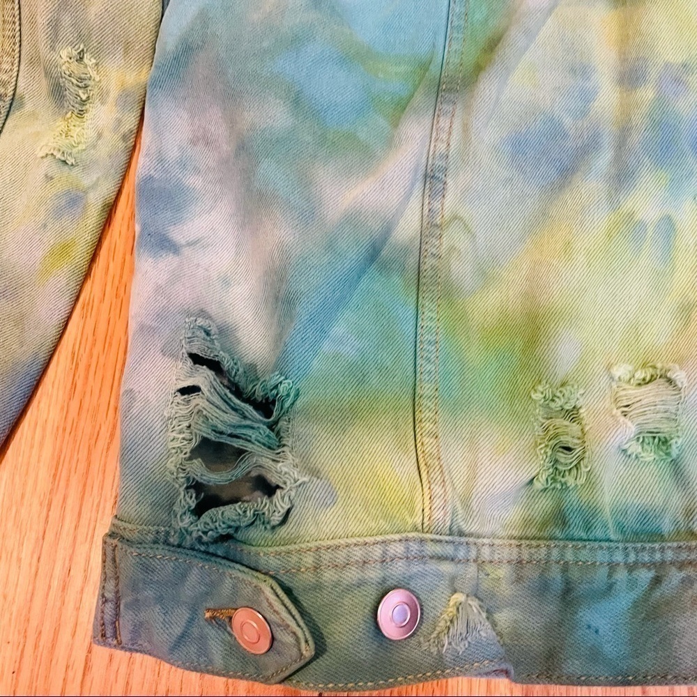 Festival Hand tie dyed distressed ripped jean jacket M - Picture 12 of 14